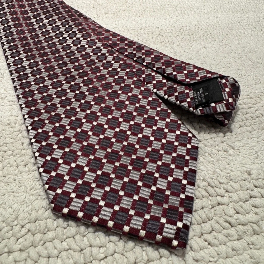 Geoffrey Beene Tie Burgundy Silver Geometric Silk Business Formal Necktie Casual